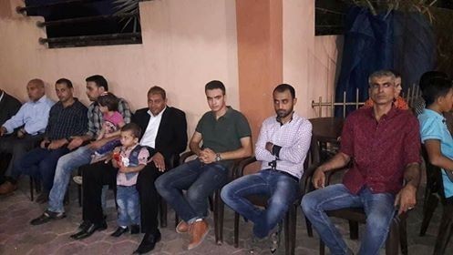 [[[334,121,48,81,755,425],"سيف الدين البطه"],[[247,150,27,44,755,425],"ابراهيم البطه"],[[142,129,31,43,755,425],"يسري البطه"],[[91,129,32,48,755,425],"شادي البطه"],[[38,130,31,50,755,425],"ابراهيم البطه"]]