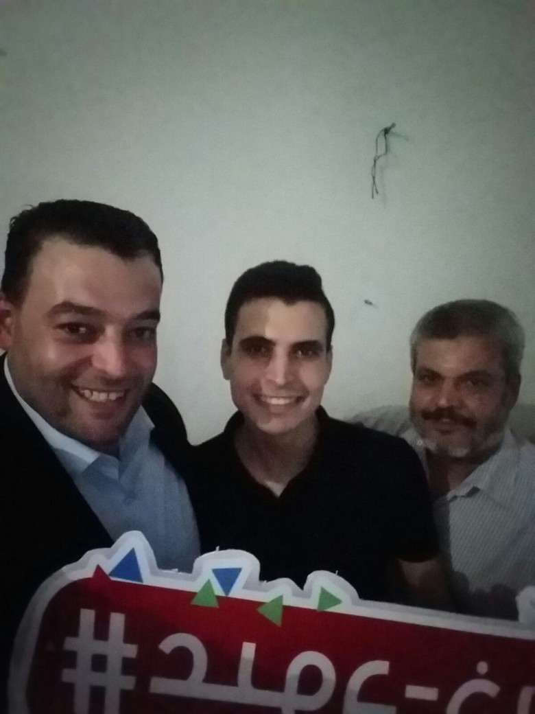 [[[577,423,146,239,755,1007],"يحيى البطه"],[[312,359,164,246,755,1007],"عبدالرازق البطه"],[[24,294,223,358,755,1007],"عماد البطه"]]