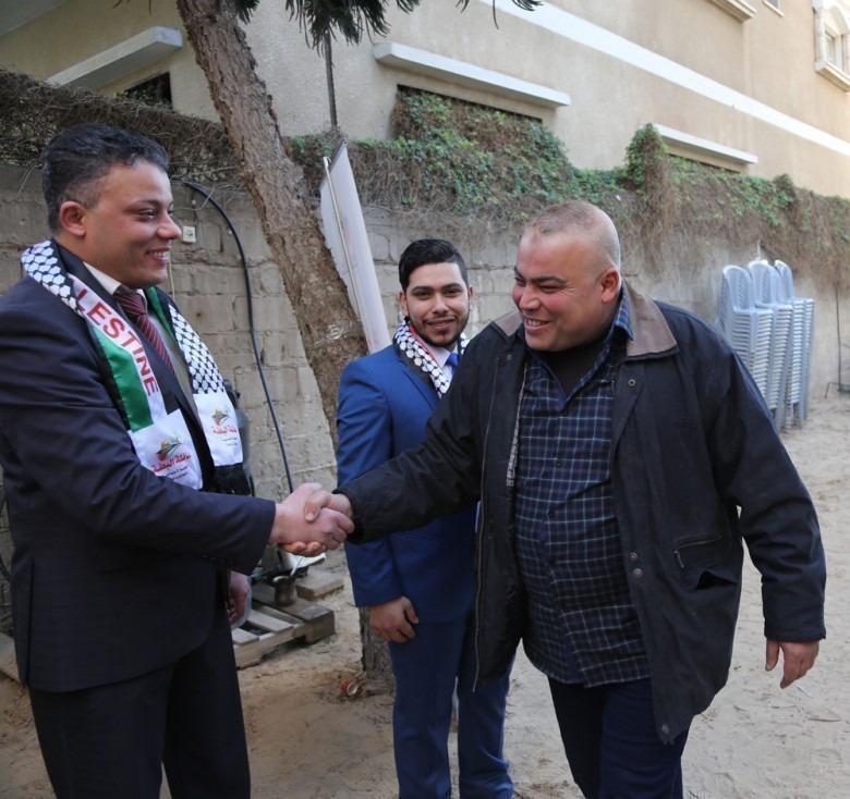 [[[436,190,85,132,755,710],"170,سعيد احمد سعيد احمد,http://www.albatta.net/profile/211"],[[363,217,57,102,755,710],"صبري عبداللطيف صبري عبدالقادر "],[[70,123,91,145,755,710],"171,محمد احمد سعيد احمد,http://www.albatta.net/profile/212"]]