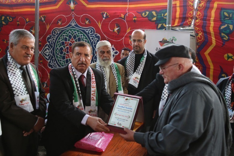 [[[504,172,75,94,755,503],"الحاج محمد تميم البطة"]]