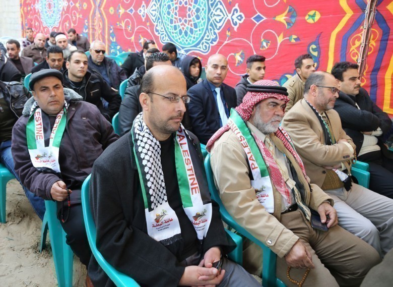 [[[392,111,40,48,755,551],"أ. ابراهيم البطه"],[[581,134,72,89,755,551],"187,د. مشعل حسن سليم محمد البطه,http://www.albatta.net/profile/224"],[[483,160,72,94,755,551],"161,بهاءالدين علي سليم محمد,http://www.albatta.net/profile/202"],[[260,130,96,131,755,551],"124,سعيد شريف سعيد شاهين,http://www.albatta.net/profile/182"],[[54,140,69,89,755,551],"116,رفعت زياد محمد مصطفى,http://www.albatta.net/profile/174"]]