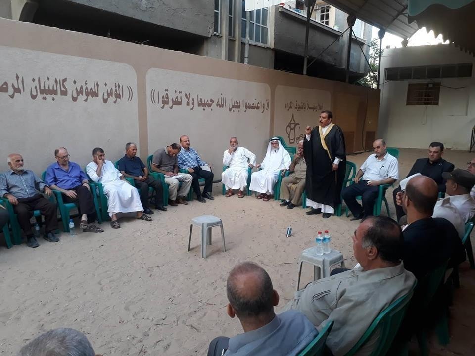 [[[679,225,19,33,755,566],"148,عماد احمد سعيد,http://www.albatta.net/profile/213"],[[591,221,18,25,755,566],"119,د. ناجي محمد سعيد,http://www.albatta.net/profile/177"],[[504,178,19,20,755,566],"128,د. فوزي محمد خليل,http://www.albatta.net/profile/186"],[[469,216,16,31,755,566],"حسن عبدالله حسن"],[[426,216,18,25,755,566],"161,بهاءالدين علي سليم,http://www.albatta.net/profile/202"],[[365,217,11,20,755,566],"223,محمد عبدو سليم,http://www.albatta.net/profile/258"],[[286,213,16,21,755,566],"114,محمد زياد محمد,http://www.albatta.net/profile/172"],[[262,227,16,22,755,566],"164,عبدالقادر علي سليم,http://www.albatta.net/profile/205"],[[199,225,17,24,755,566],"44,محمد عبدالله حسن,http://www.albatta.net/profile/92"],[[149,233,15,26,755,566],"131,اكرم احمد خليل,http://www.albatta.net/profile/189"],[[86,233,22,29,755,566],"185,منيب حسن سليم,http://www.albatta.net/profile/222"],[[14,245,24,29,755,566],"كمال عطا البطه"]]