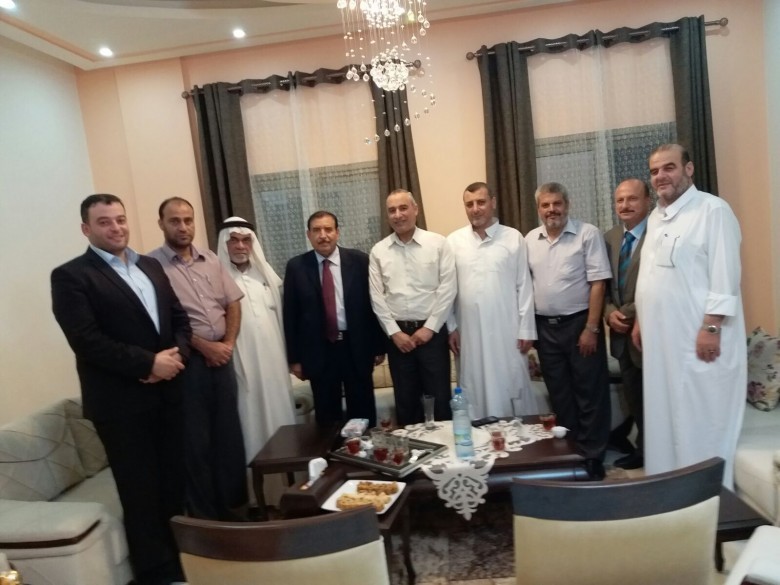 [[[626,142,42,57,755,566],"118,صلاح محمد البطه,http://www.albatta.net/profile/176"],[[592,167,32,56,755,566],"114,محمد زياد البطه,http://www.albatta.net/profile/172"],[[511,173,44,44,755,566],"169,يحيى سعيد البطه,http://www.albatta.net/profile/210"],[[445,176,32,50,755,566],"أحمد فضل البطه"],[[369,183,31,49,755,566],"227,عبدالحكيم زكريا البطه,http://www.albatta.net/profile/262"],[[291,199,36,55,755,566],"128,المختار د. فوزي محمد البطه,http://www.albatta.net/profile/186"],[[212,204,37,60,755,566],"161,بهاءالدين علي البطه,http://www.albatta.net/profile/202"],[[153,187,36,62,755,566],"164,عبدالقادر علي البطه,http://www.albatta.net/profile/205"],[[73,183,48,73,755,566],"148,عماد احمد البطه,http://www.albatta.net/profile/213"]]