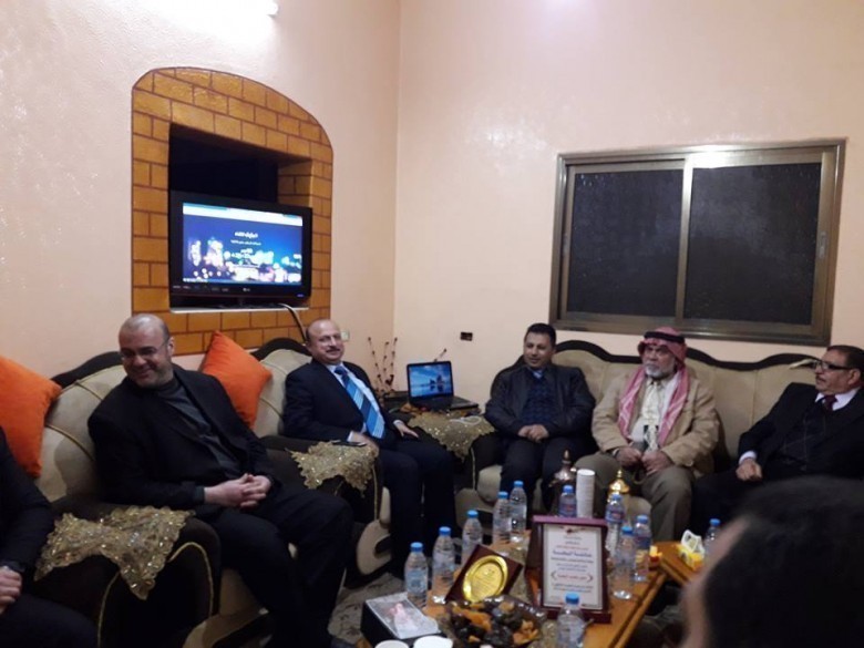 [[[707,302,36,43,755,566],"128,المختار د. فوزي محمد خليل,http://www.albatta.net/profile/186"],[[559,283,30,52,755,566],"161,بهاءالدين علي سليم,http://www.albatta.net/profile/202"],[[455,283,22,41,755,566],"2,بسام عصام شاهين,http://www.albatta.net/profile/132"],[[268,275,32,43,755,566],"114,محمد زياد محمد,http://www.albatta.net/profile/172"],[[100,274,53,70,755,566],"122,ناهض محمد سعيد,http://www.albatta.net/profile/180"]]