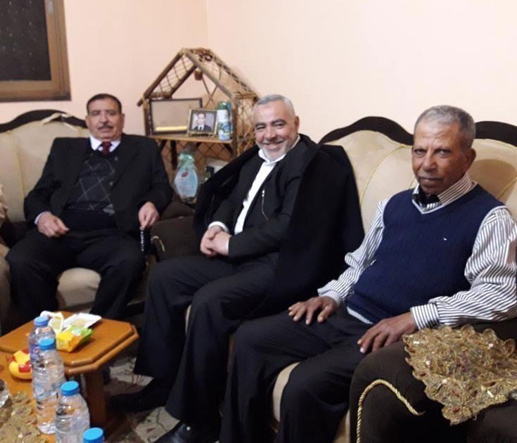 [[[597,161,72,125,755,647],"54,محمد حسن عبدالله,http://www.albatta.net/profile/113"],[[363,143,66,90,755,647],"223,محمد عبدو سليم,http://www.albatta.net/profile/258"],[[126,142,49,62,755,647],"128,د. فوزي محمد خليل,http://www.albatta.net/profile/186"]]