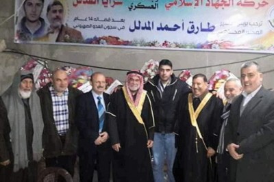 المختار د.م فوزي البطه و مجلس العائلة في زيارة تهنئة للأسير المحرر طارق المدلل