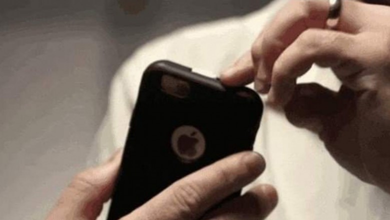 لماذا عليك تغطية كاميرا جهازك الذكي؟