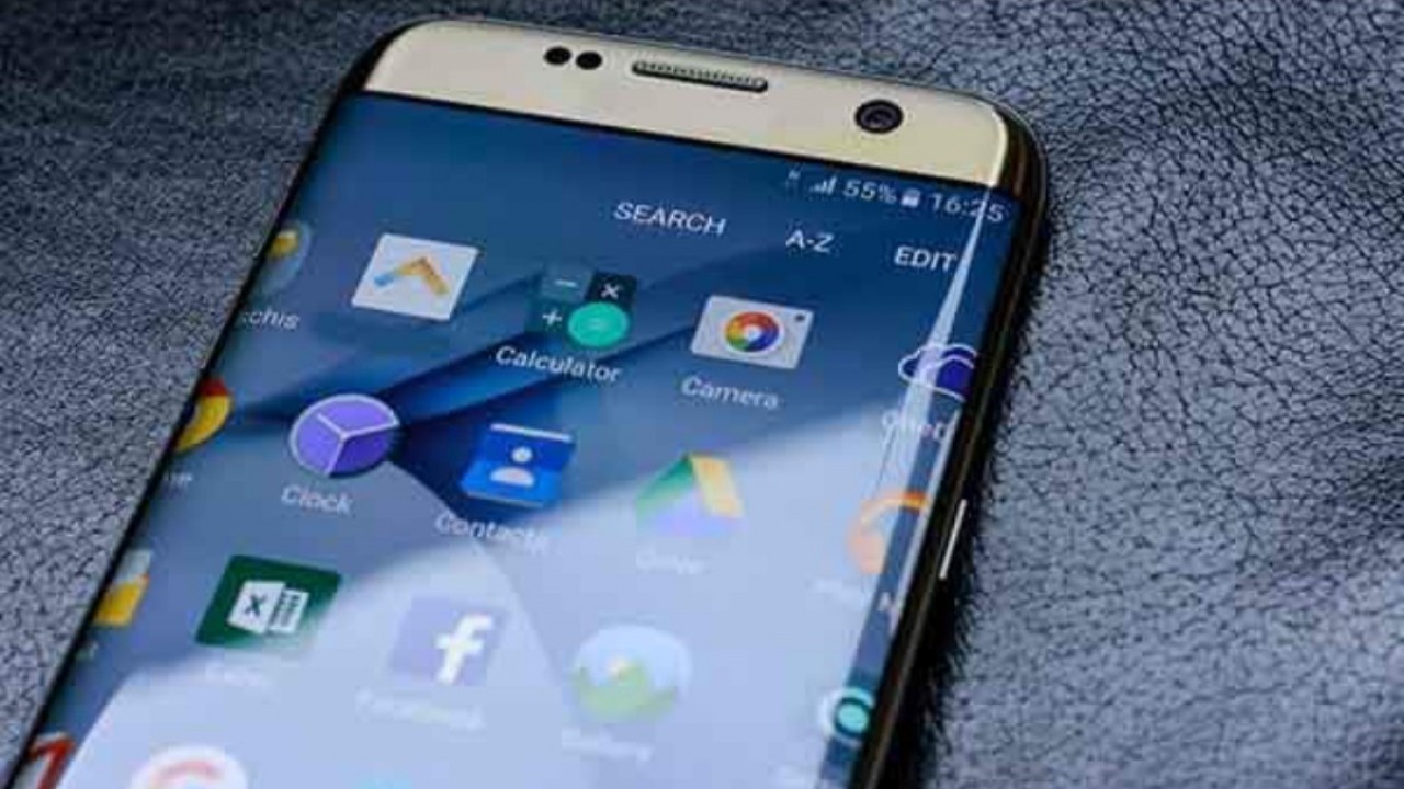 تعرَّف على 5 تطبيقات يجب حذفها من الهاتف الذكي فورًا