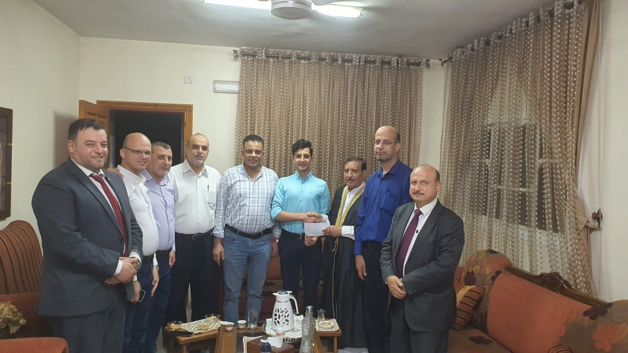 زيارة تهنئة الدكتور محمد أحمد البطه  بتفوق إبنه عمر في الثانوية العامة وحفظ ابنته زينه القرآن الكريم كاملاً