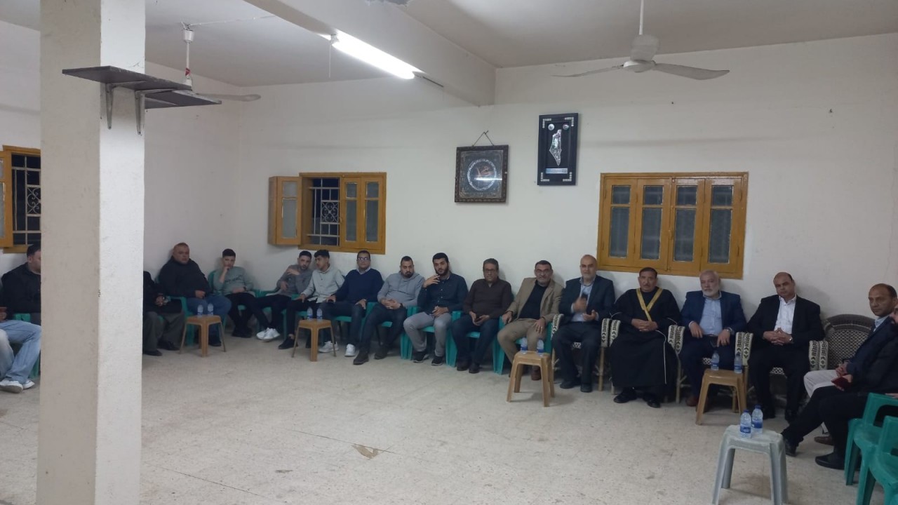 تنظيم لقاء معايدة لأبناء عائلة البطة 