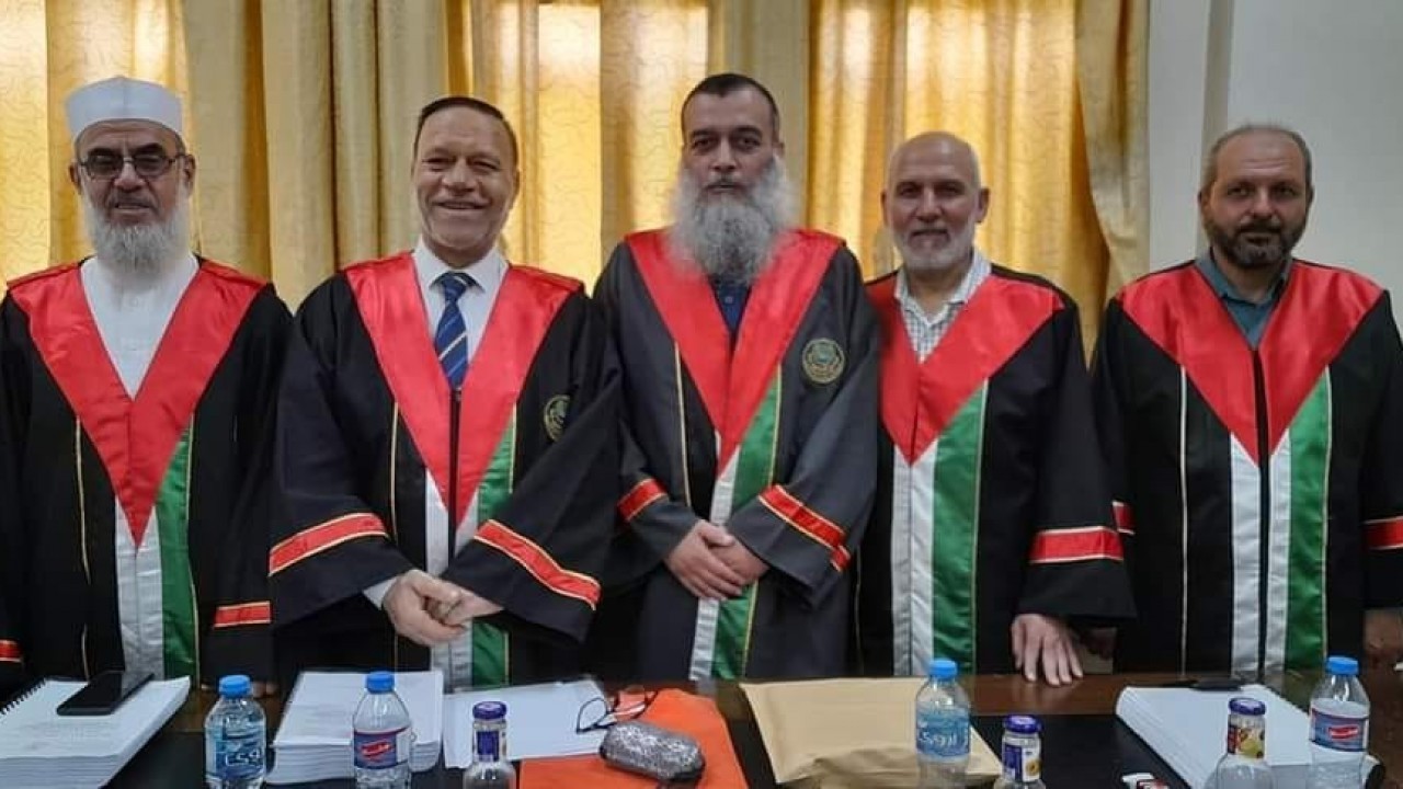 نيل درجة الدكتوراه حافظ تكريم البطة